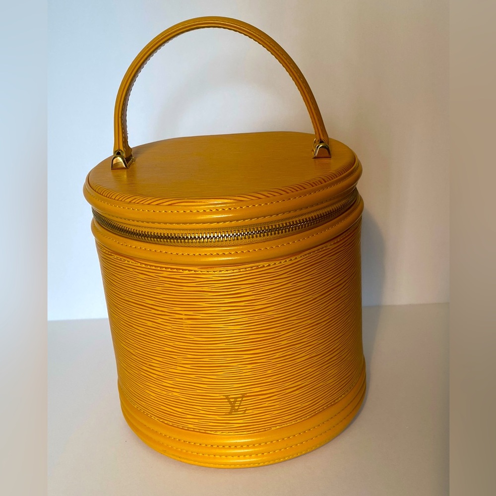 Louis Vuitton Yellow Epi Leather Round Vanity Case